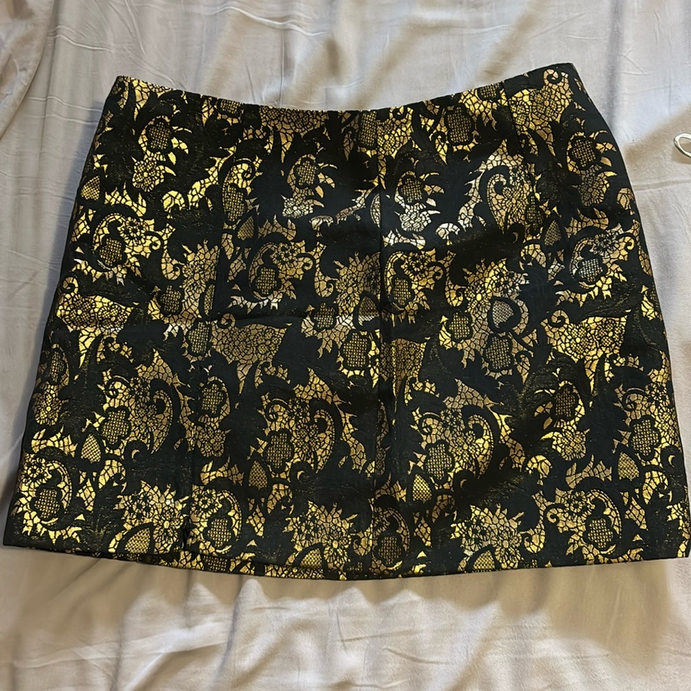 Elegant Black and Gold Brocade Skirt